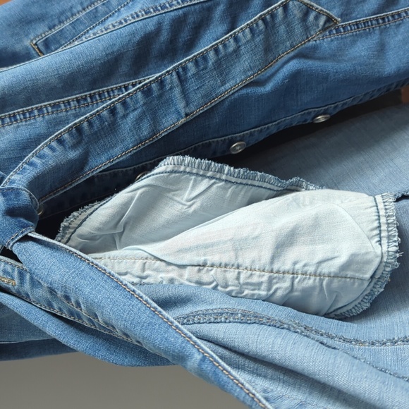 Women's Sleeveless Jean Dress - Picture 7 of 8